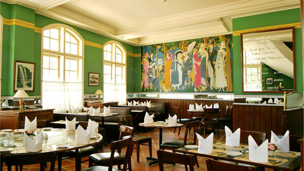 nhà hàng cổ điển khách sạn Đà Lạt Du Parc gần hồ Xuân Hương