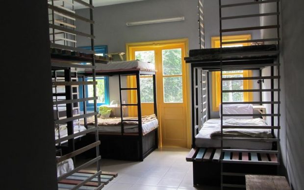 Kh&aacute;ch sạn tr&ecirc;n đường Trương C&ocirc;ng Định Beepub Hostel And Dorm