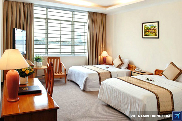 Khách sạn nằm trên đường Bạch Đằng Đà Nẵng