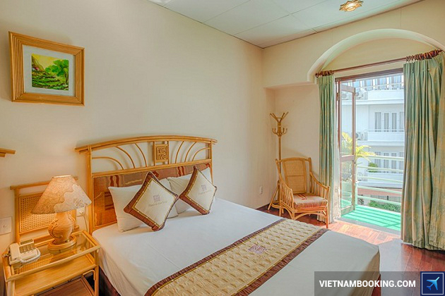 Kh&aacute;ch sạn đường L&yacute; Thường Kiệt huế