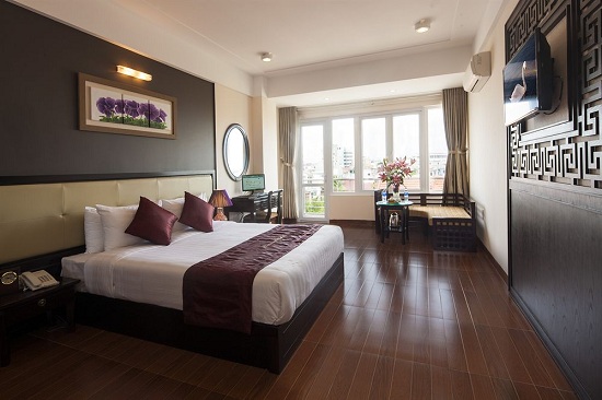 khach san hue gan cau trang tien gia re