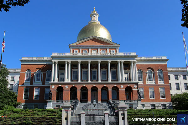 mua-ve-may-bay-di-da-nang-di-boston-sieu-re-15-7-2017-1