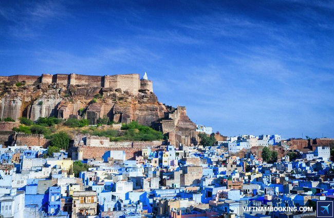 ve may bay di an do gia re