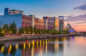 Book vé giá rẻ đến với thành phố Manchester sôi động