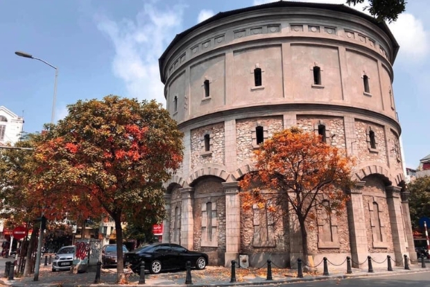 Địa điểm du lịch Hà Nội khiến du khách phải trầm trồ là tháp nước Hàng Đậu.