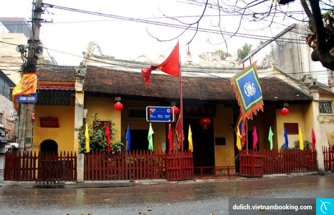 Đền Bạch Mã ở phố Hàng Buồm du lich ha noi 36 pho phuong