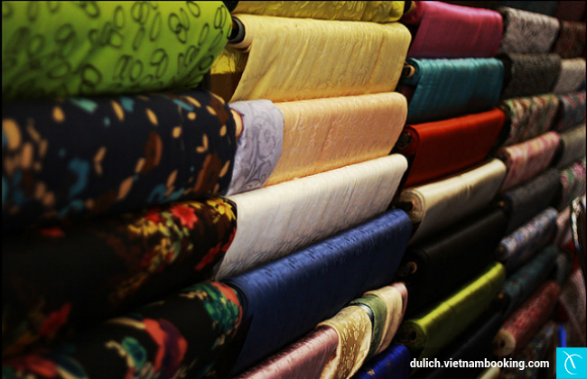 du lich ha noi mua qua gi