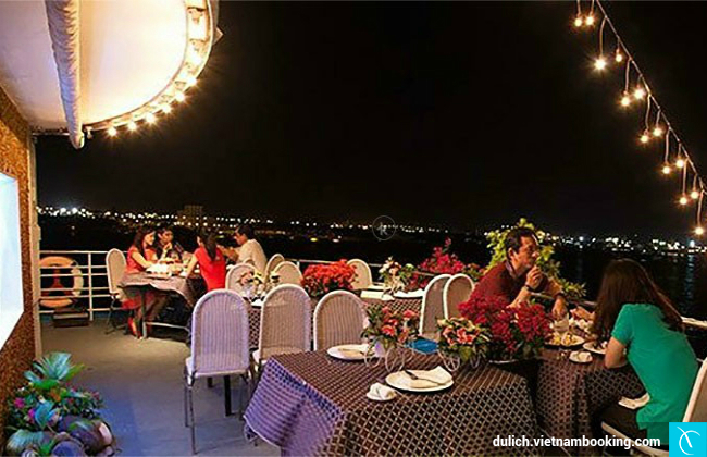 ve tau du lich song sai gon