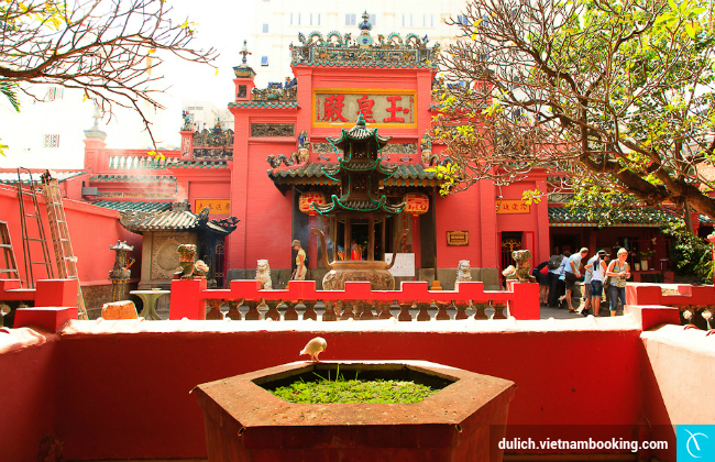 Chùa Ngọc Hoàng Du lich bui quanh sai gon
