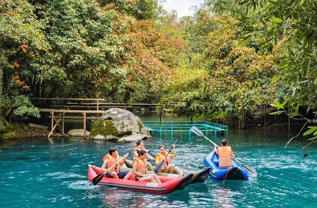 mua v&eacute; m&aacute;y bay đi Đồng Hới