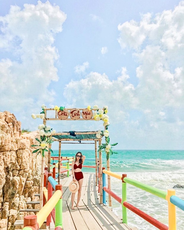 Vé máy bay đi Quy Nhơn tháng 8