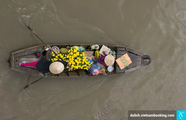 ben tau du lich can tho