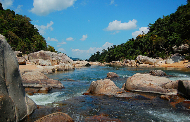 khu du lịch hầm hô bình định