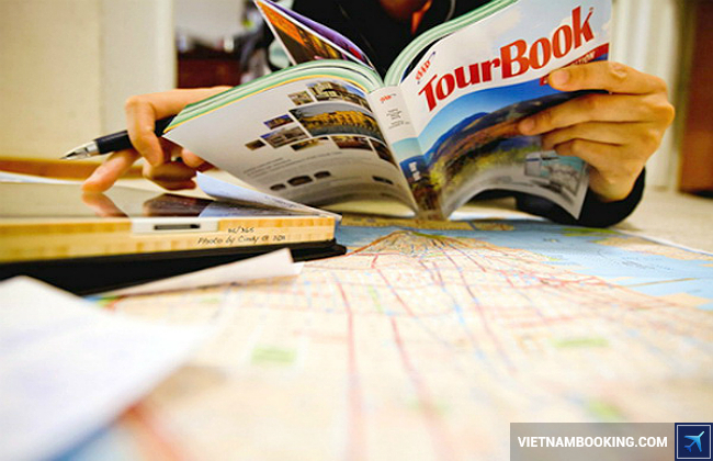 tại sao nen di du lich theo tour