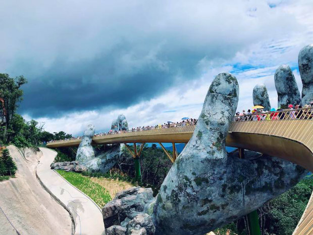 du lịch đ&agrave; nẵng 1 m&igrave;nh