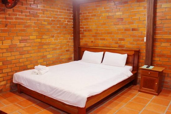 Kh&aacute;ch sạn Ph&uacute; Quốc gần chợ đ&ecirc;m Dinh Cậu