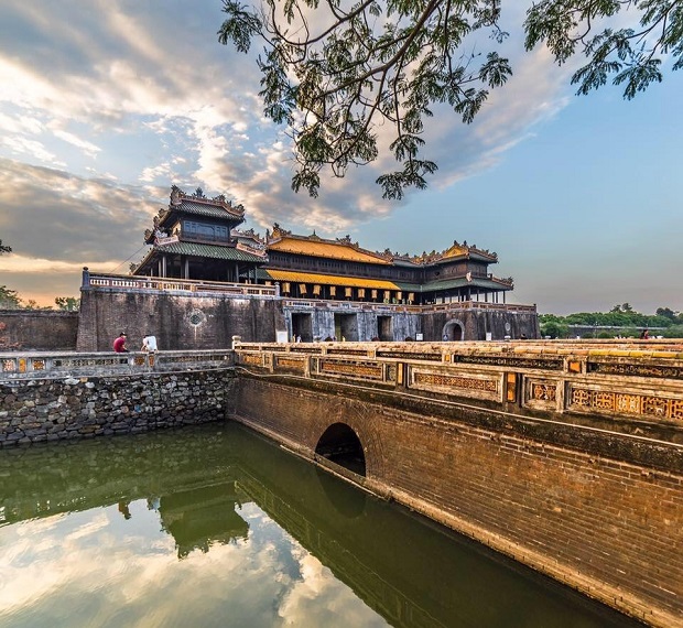 vé máy bay đi Huế