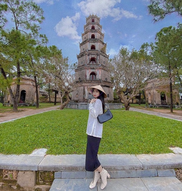 vé máy bay đi Huế tháng 12