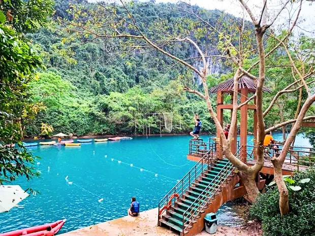 Sông Chày, hang Tối thu hút du khách dịp Tết đến xuân về. Vé máy bay tết Sài Gòn đi Đồng Hới giá rẻ