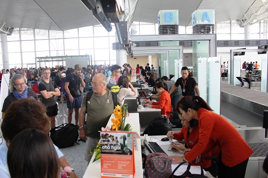 l&agrave;m thủ tục bay jetstar 
