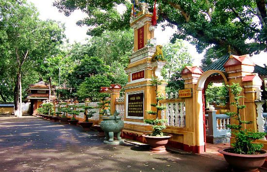 du lịch sài gòn đến 5 ngôi chùa linh thiêng 