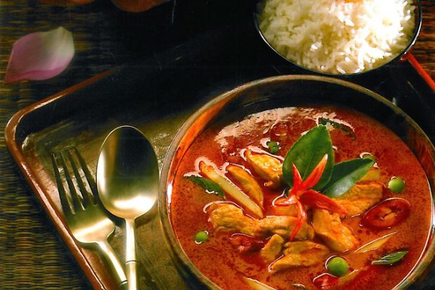 Các món ăn ngon Campuchia - Cà ri đỏ Khmer