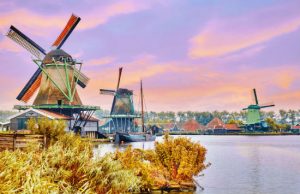 Có một ngôi làng cối xay gió đẹp ảo diệu giữa Hà Lan