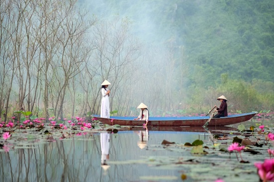 Đổ rầm rầm trước những cảnh đẹp nên thơ của chùa Hương