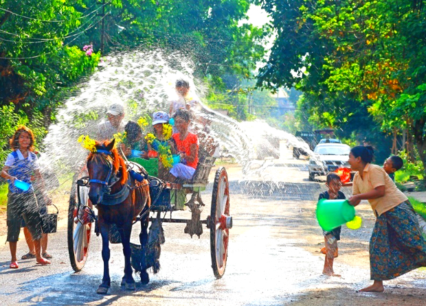 du lịch Myanmar lễ hội té nước