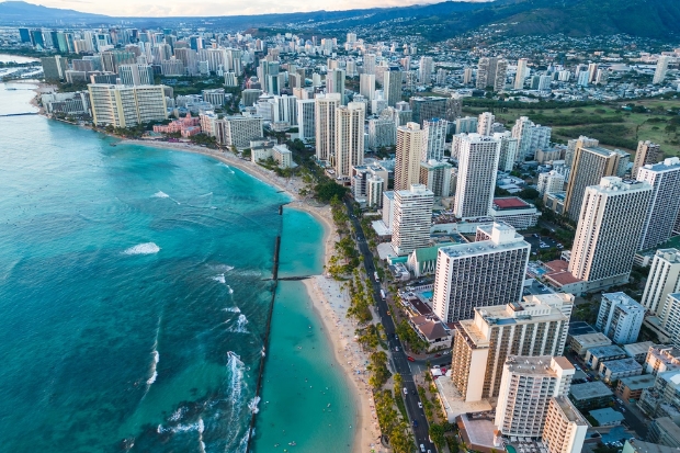 To&agrave;n cảnh b&atilde;i biển Waikiki &ndash; biểu tượng du lịch nổi tiếng của Honolulu, Hawaii
