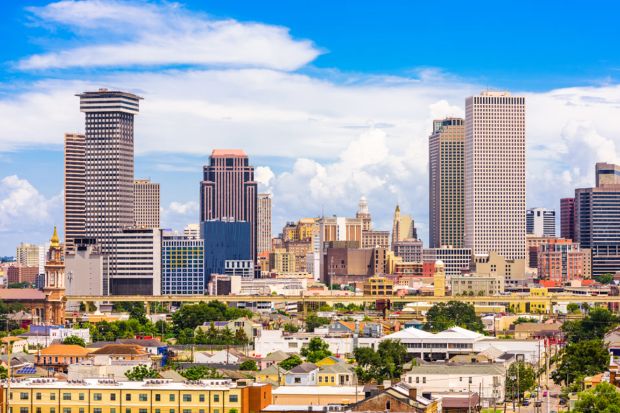 To&agrave;n cảnh trung t&acirc;m New Orleans với c&aacute;c t&ograve;a nh&agrave; cao tầng nổi bật