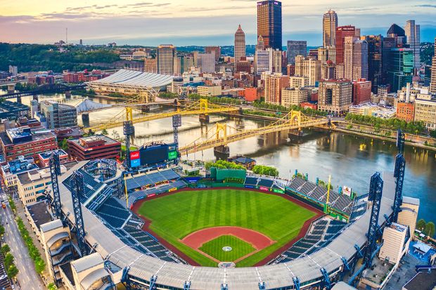 S&acirc;n vận động PNC Park, s&acirc;n nh&agrave; của đội b&oacute;ng ch&agrave;y Pittsburgh Pirates tại Pittsburgh, Pennsylvania