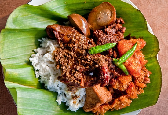 đặt vé máy bay từ đà nẵng đi yogyakarta