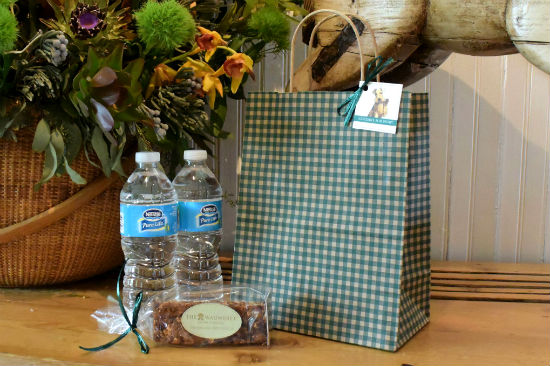 Những m&oacute;n qu&agrave; lưu niệm dễ thương thường được c&aacute;c kh&aacute;ch sạn miễn ph&iacute; cho kh&aacute;ch