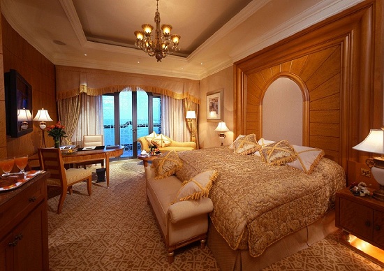 Phòng nghỉ sang chảnh ở khách sạn 8 sao Dubai