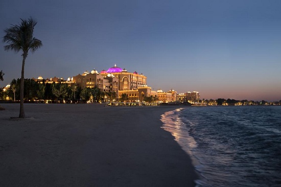 Emirates Palace là khách sạn 8 sao Dubai đẹp nhất