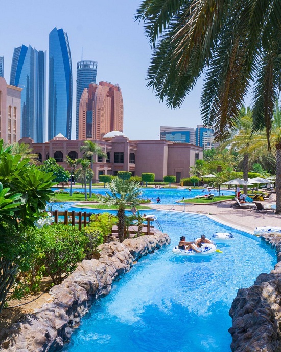 Nhà hàng ngoài trời khách sạn 8 sao Dubai