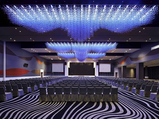 ve may bay khu hoi di malaysia