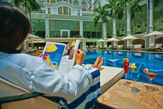 khach san hue gan cau trang tien