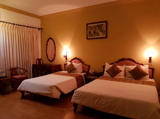 book ve may bay di hue gia re