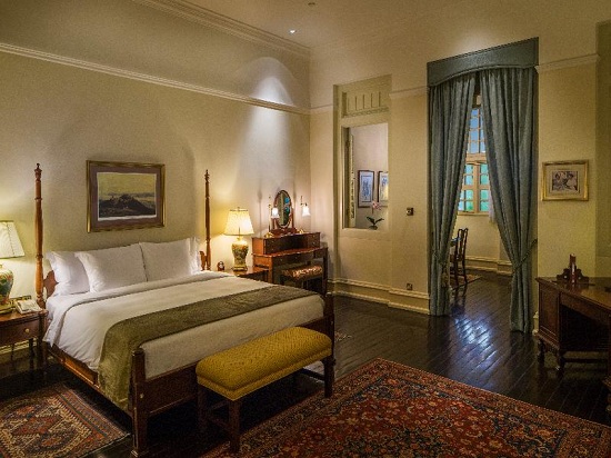 gia phong khach san singapore lau doi nhat