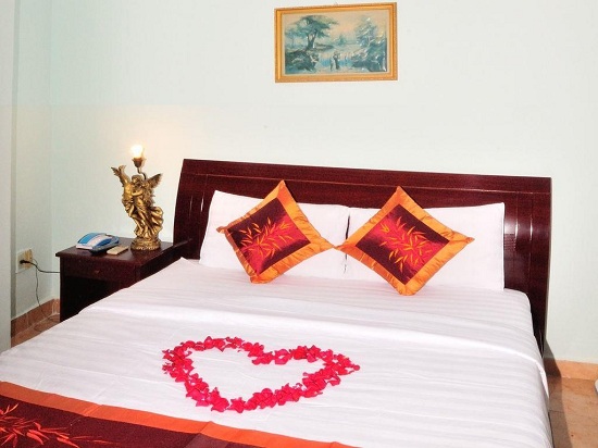 tien ve may bay di sai gon thang 8