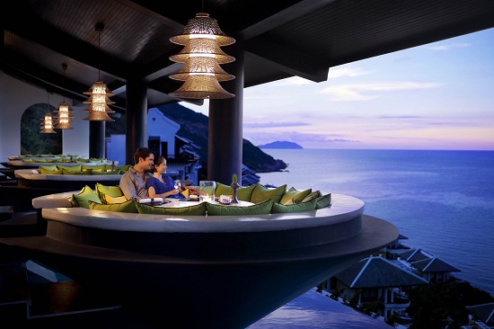 tien khach san bao gom bua sang