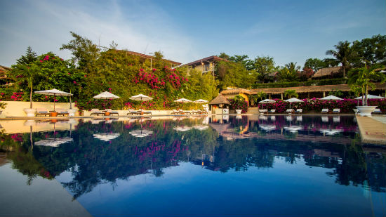 tim phong khach san gia re