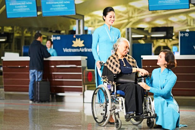 Vietnam Airlines hỗ trợ hành khách các dịch vụ đặc biệt trên chuyến bay dịch vụ trên chuyến bay Vietnam Airlines
