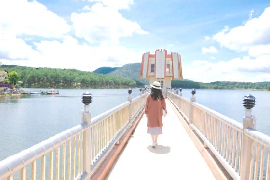 Hồ Tuyền L&acirc;m cảnh đẹp