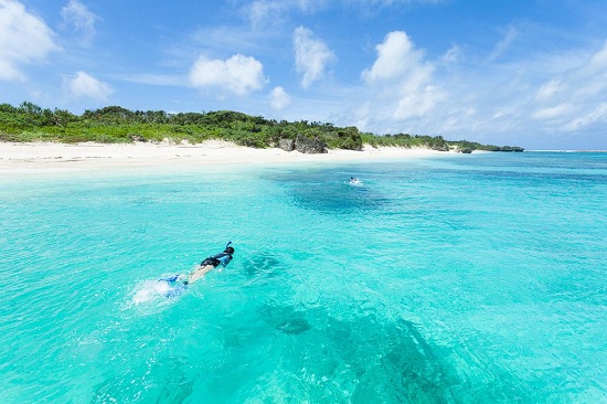 gia ve may bay di nhat ban mua he