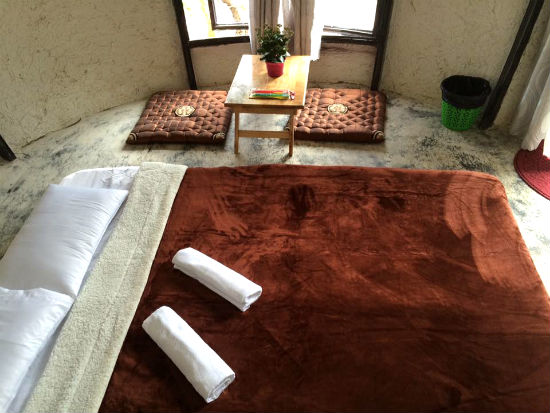 dat phong khach san gia re