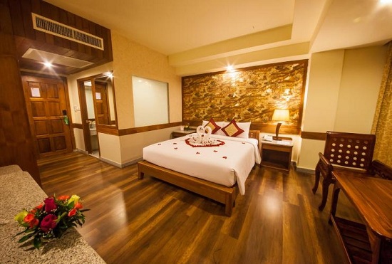 san khach san phuket gia re