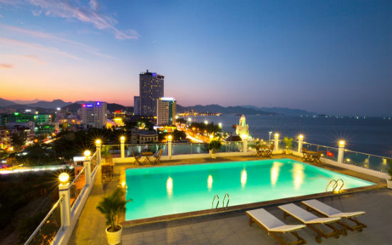 dat phong khach san gia re dep